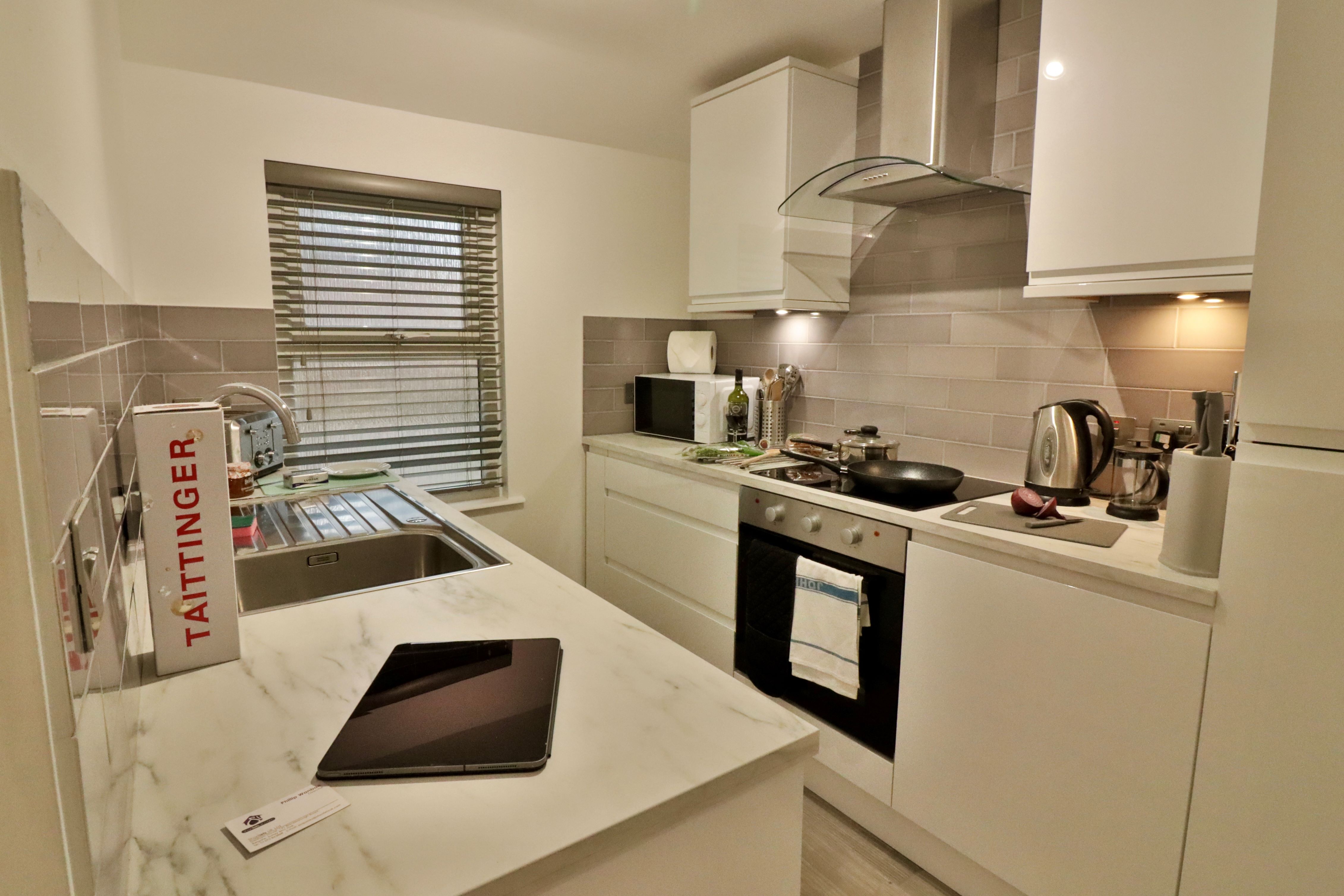 Kithcen Full Shot Flat 4.jpg