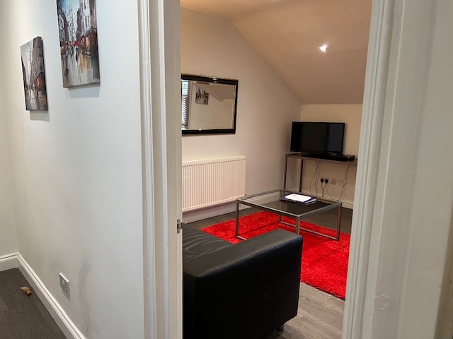 Living Room, Bedroom and shower in Croydon Apartment to rent